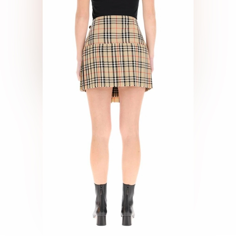 Burberry Zoe Vintage Check Asymmetrical
Kilt Mini Skirt Size M - Picture 2 of 12